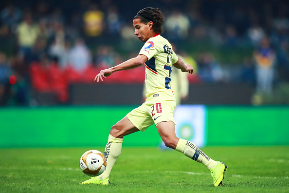 Diego Lainez firmó con el Betis