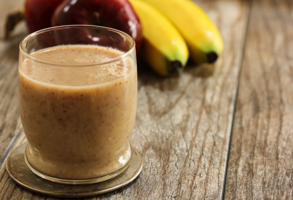 Licuado de manzana y nopal para desinflamar tu estómago