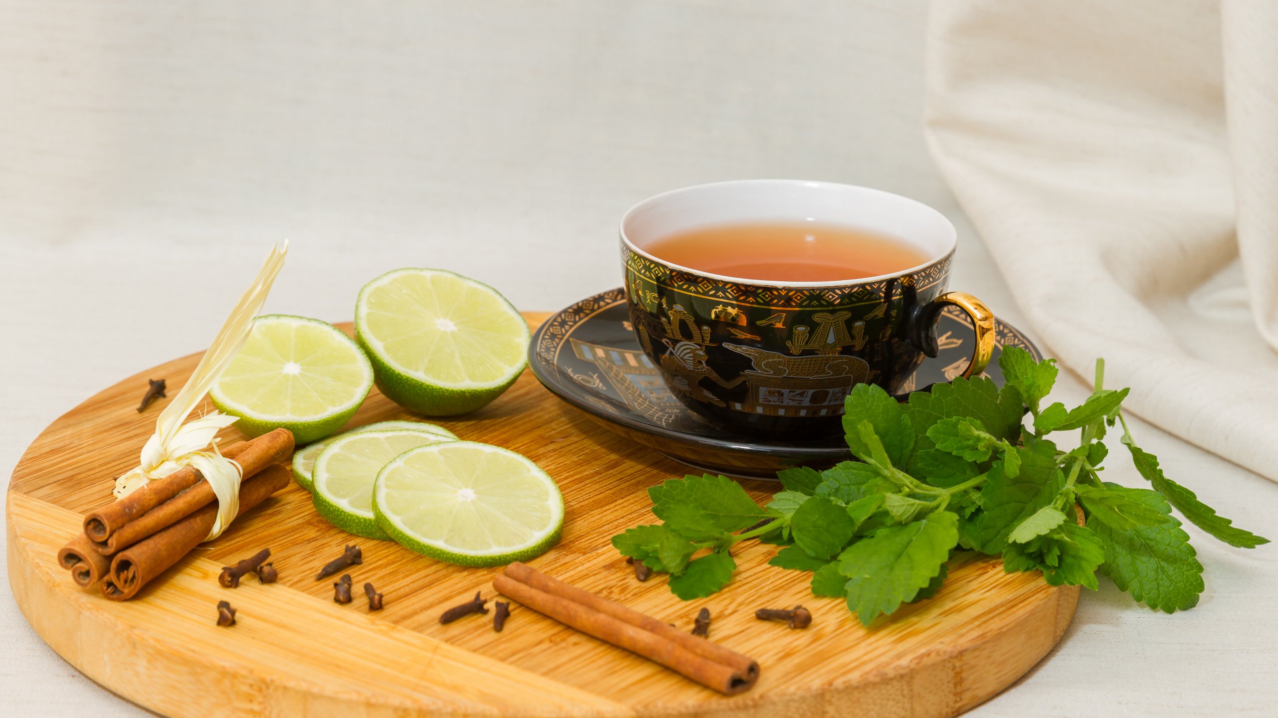 Té de toronjil para calmar el estrés y quitar el insomnio