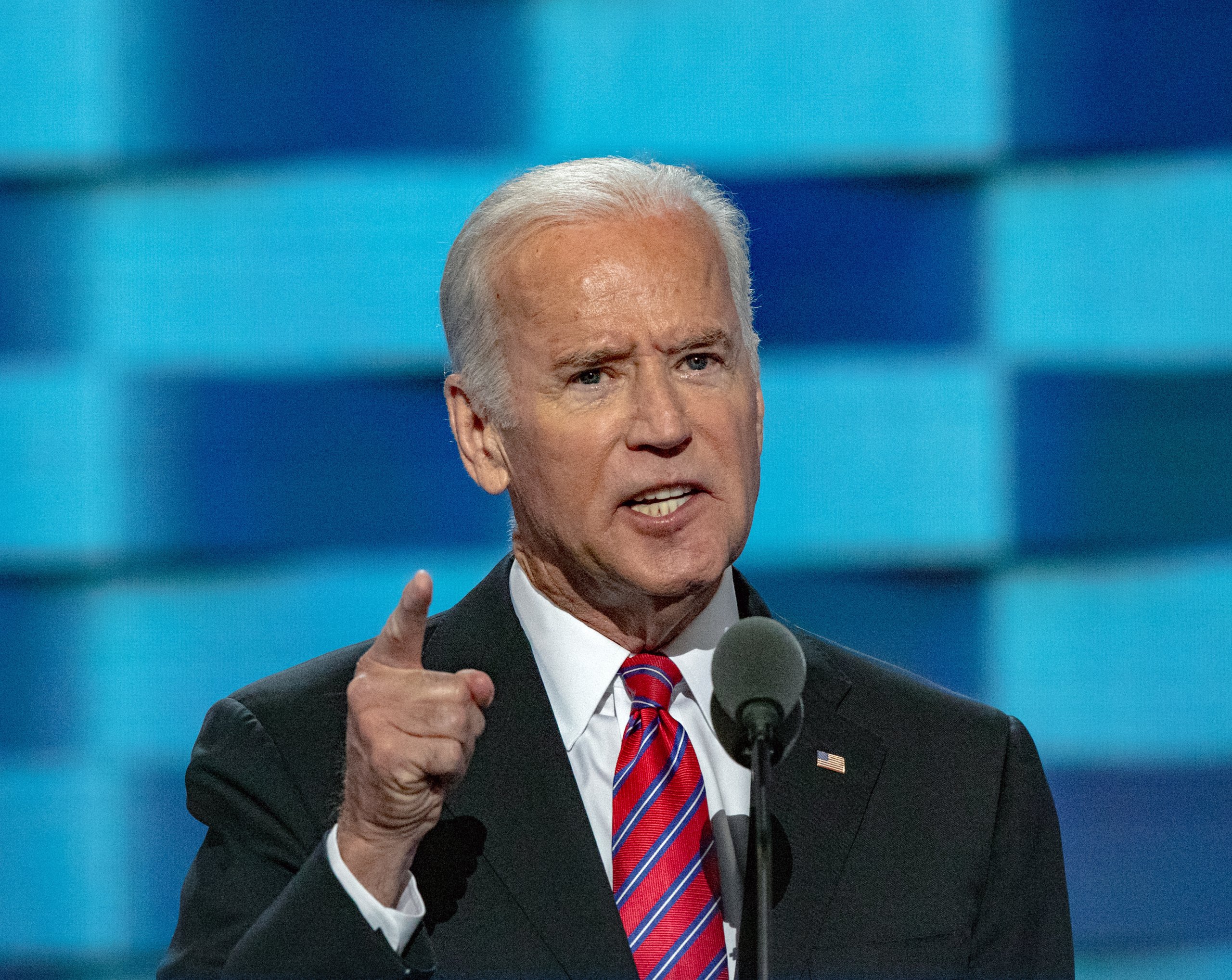 Campaña de Biden lanza anuncios positivos tras decisión de retirar la publicidad negativa