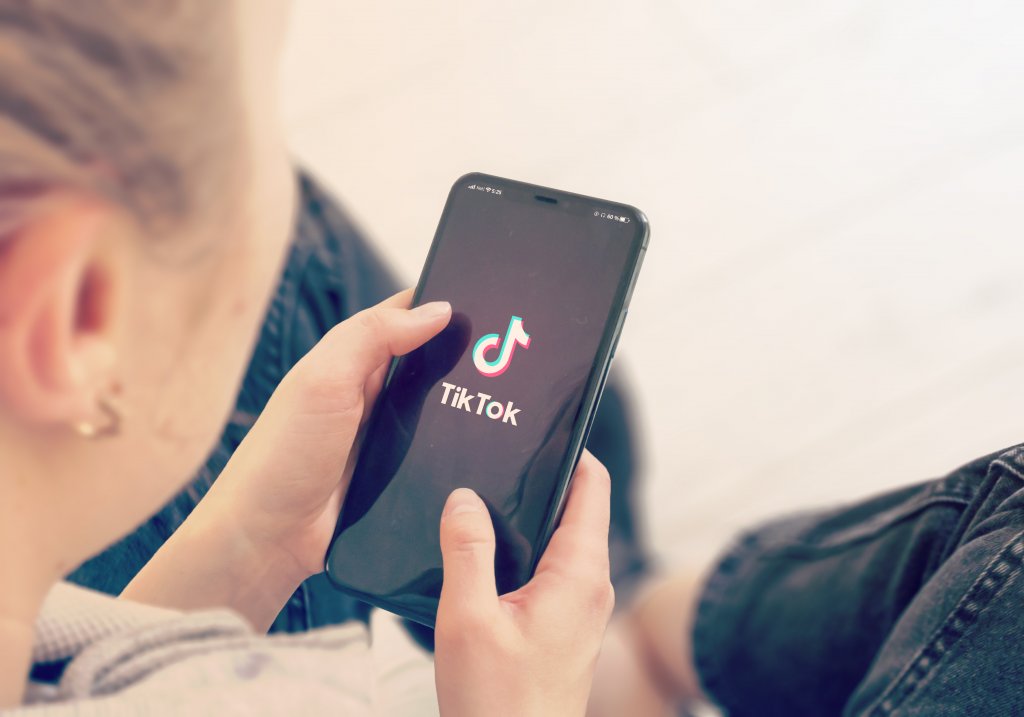 Multa de 368 millones a TikTok en Europa por no proteger a los niños