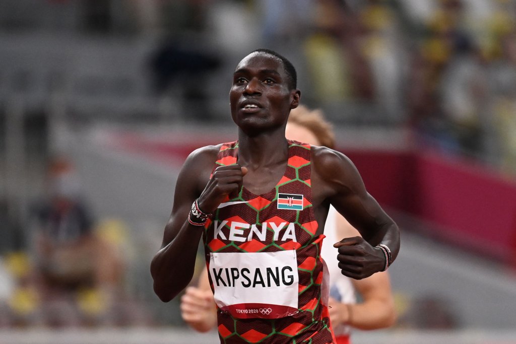 Abel Kipsang establece un nuevo récord olímpico durante las semifinales de los 1,500 metros masculinos