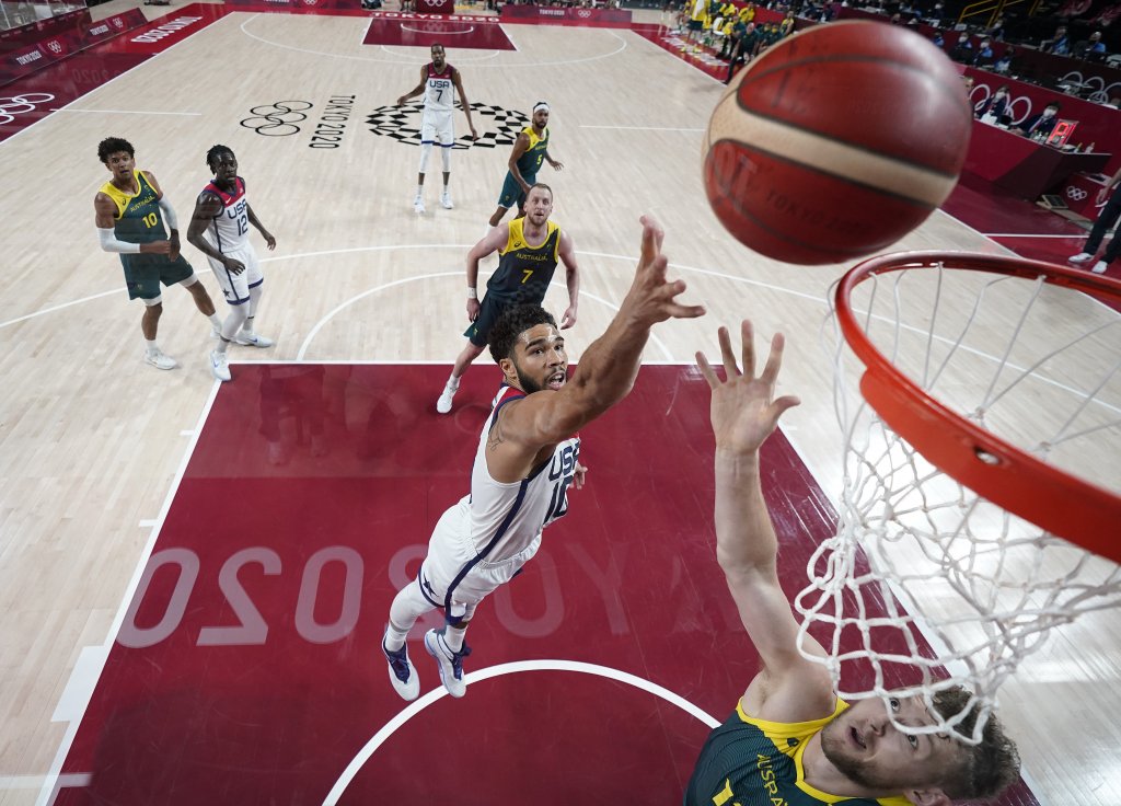 El equipo de EE.UU. supera a Australia en la segunda mitad y pasa al partido por la medalla de oro del baloncesto masculino