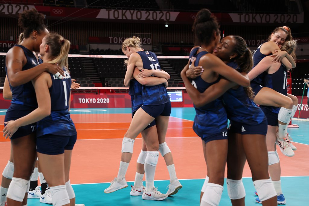 Estados Unidos avanza a la final de voleibol femenino y busca su primer oro olímpico