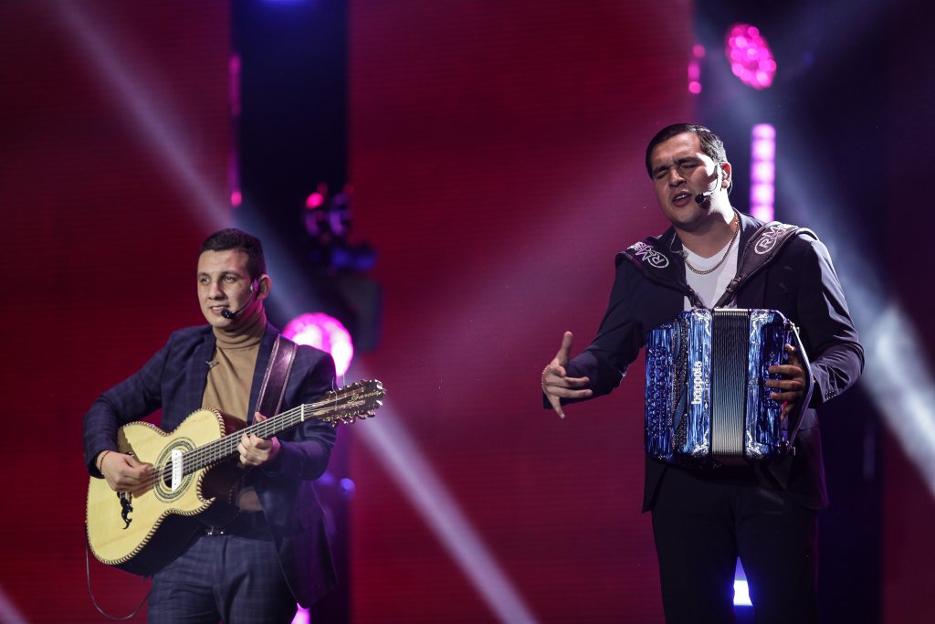 Marca Registrada y Grupo Frontera lanzan música tejana romántica ‘Di Que Si’